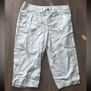 Women’s White‎ Capris Size 14